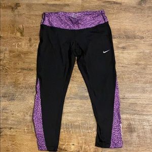 Nike Women’s Dri-fit Capri leggings